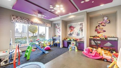 150 Henley Place Weehawken NJ 07086