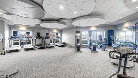 150 Henley Place Weehawken NJ 07086