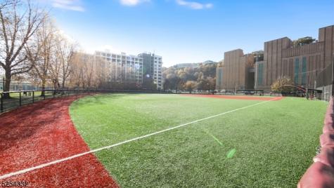150 Henley Place Weehawken NJ 07086