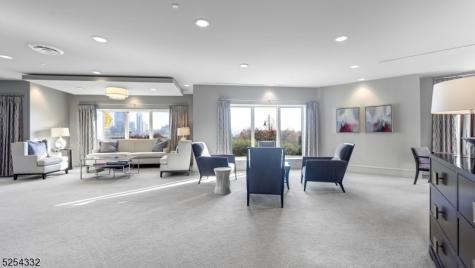 150 Henley Place Weehawken NJ 07086