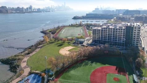 150 Henley Place Weehawken NJ 07086
