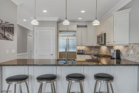 8 Schmidt Circle Watchung NJ 07069