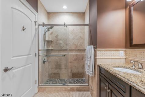 8 Schmidt Circle Watchung NJ 07069
