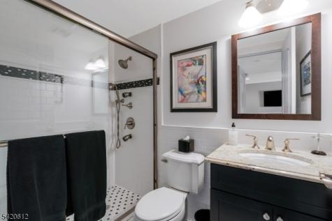 8 Schmidt Circle Watchung NJ 07069