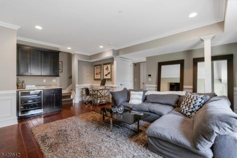 8 Schmidt Circle Watchung NJ 07069