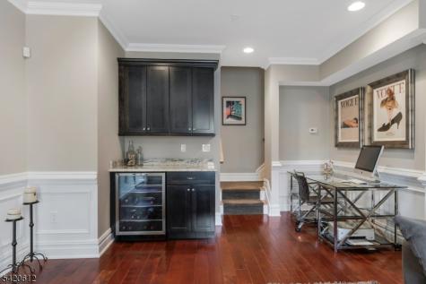 8 Schmidt Circle Watchung NJ 07069
