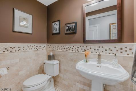 8 Schmidt Circle Watchung NJ 07069