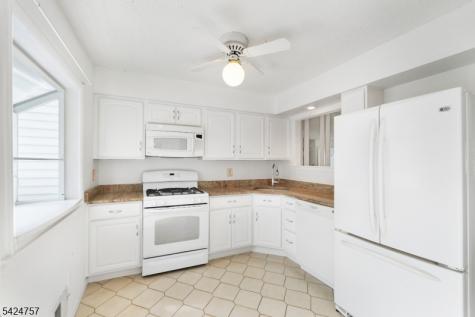 81 Woodland Drive Roselle NJ 07203