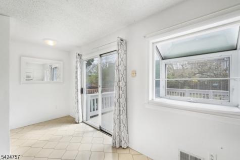 81 Woodland Drive Roselle NJ 07203