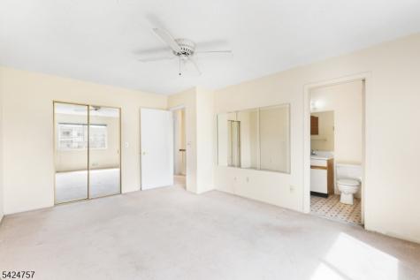 81 Woodland Drive Roselle NJ 07203