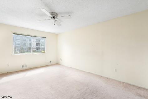 81 Woodland Drive Roselle NJ 07203