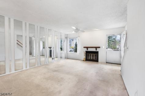 81 Woodland Drive Roselle NJ 07203
