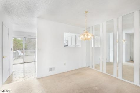 81 Woodland Drive Roselle NJ 07203