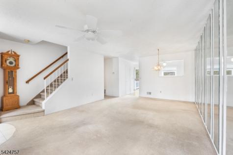 81 Woodland Drive Roselle NJ 07203