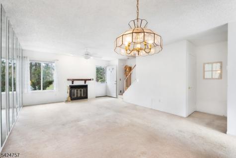 81 Woodland Drive Roselle NJ 07203
