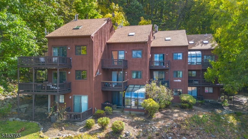 5 Steamboat Drive Vernon NJ 07462