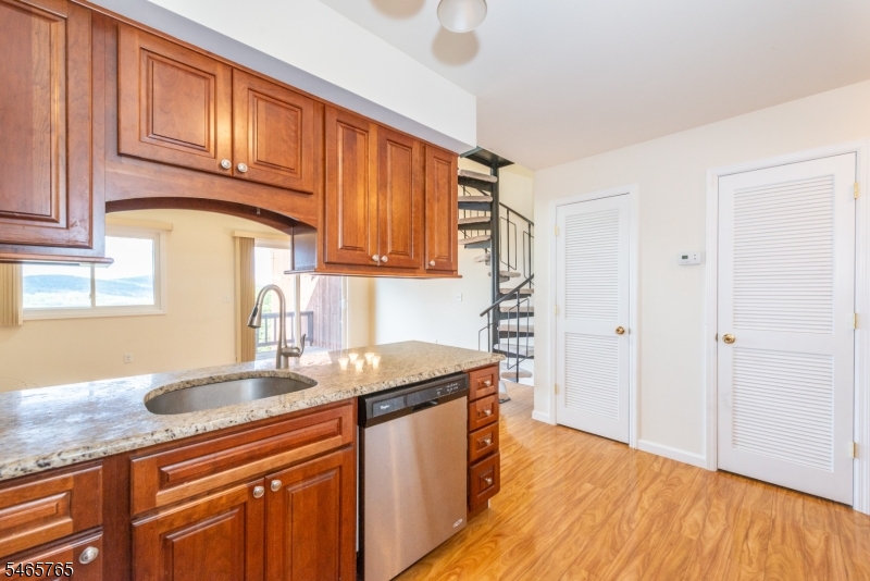 5 Steamboat Drive Vernon NJ 07462