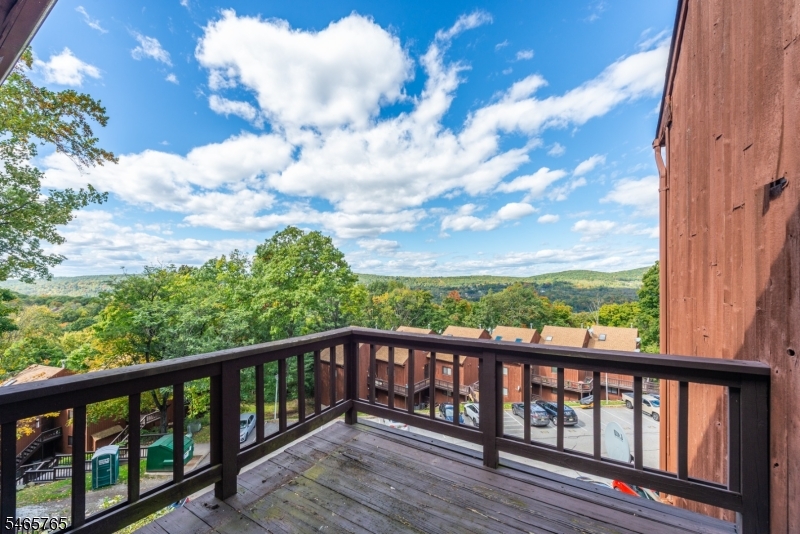 5 Steamboat Drive Vernon NJ 07462