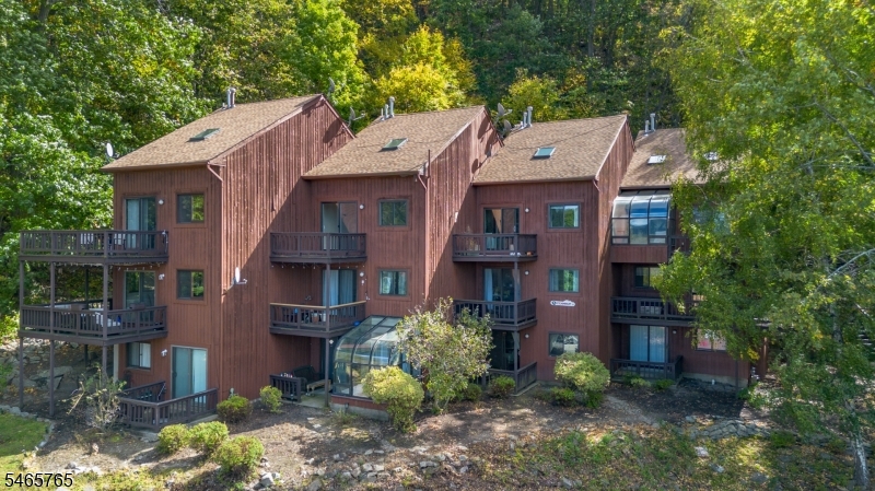 5 Steamboat Drive Vernon NJ 07462