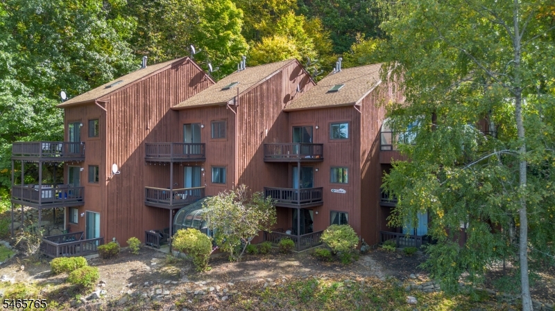 5 Steamboat Drive Vernon NJ 07462