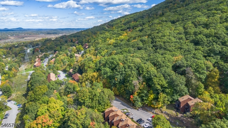 5 Steamboat Drive Vernon NJ 07462