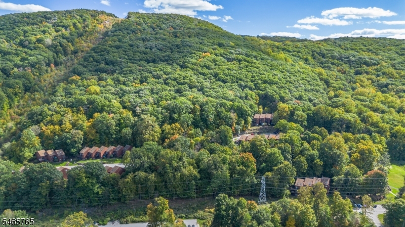 5 Steamboat Drive Vernon NJ 07462