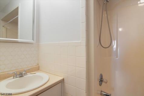 180 Marion Drive West Orange NJ 07052