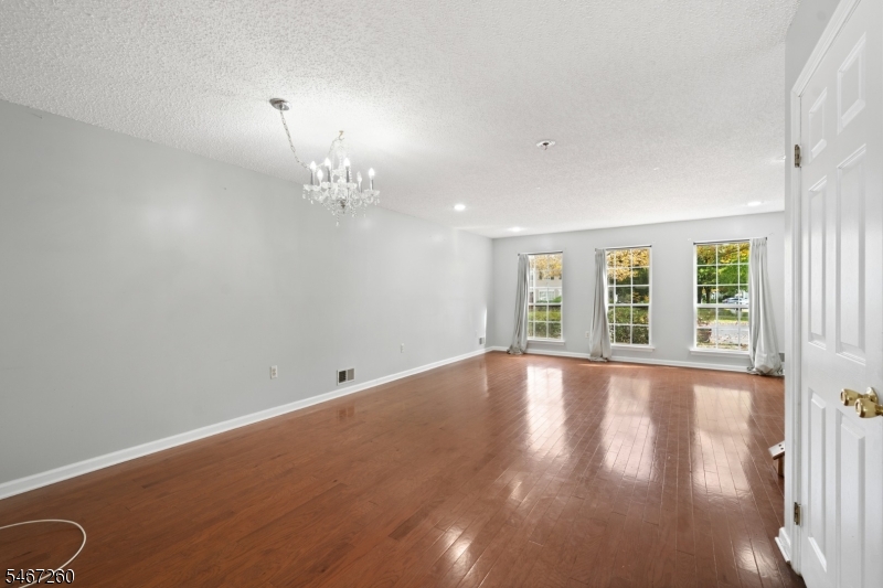 5 Hudson Court Franklin NJ 08823