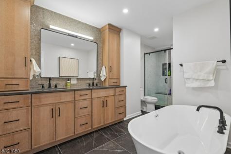 389 Digaetano Terrace West Orange NJ 07052