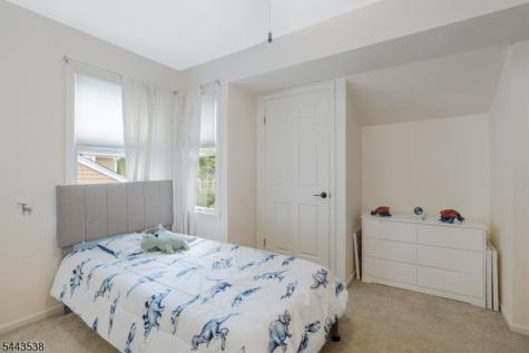 23 Eton Court Bedminster NJ 07921