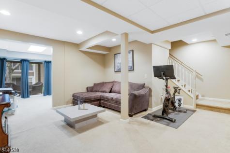 23 Eton Court Bedminster NJ 07921