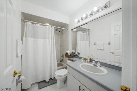 4 Jesse Court Montville NJ 07045