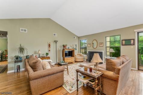 6 Wood Duck Court Allamuchy NJ 07840