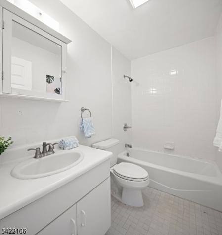 207 Shearwater Court Jersey City NJ 07305