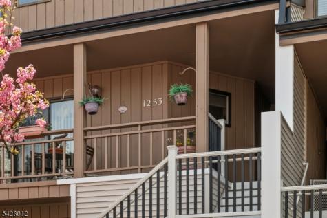 1253 Stephanie Drive North Caldwell NJ 07006