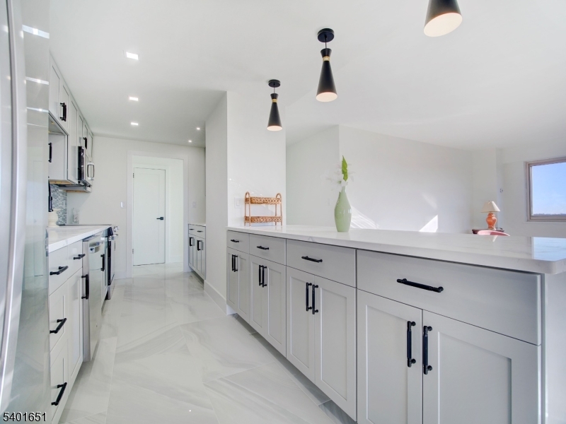 377 S Harrison Street 9l East Orange NJ 07018