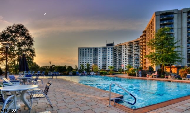 2 Claridge Dr. 1bw Verona NJ 07044