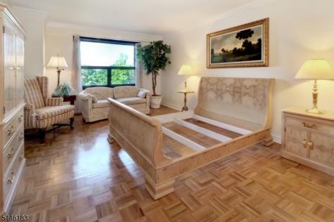 2 Claridge Dr. 1bw Verona NJ 07044