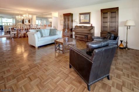 2 Claridge Dr. 1bw Verona NJ 07044