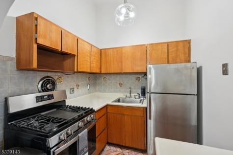 14 Hazard Place Elizabeth NJ 07208