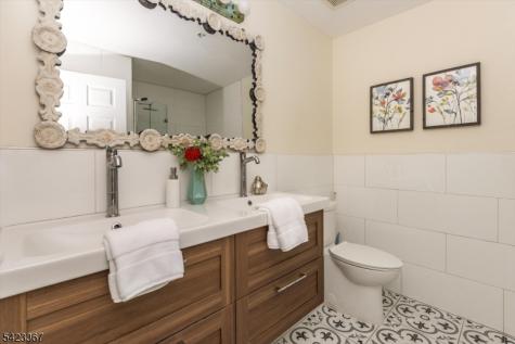 52 Greenbrook Drive Bloomfield NJ 07003