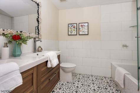 52 Greenbrook Drive Bloomfield NJ 07003