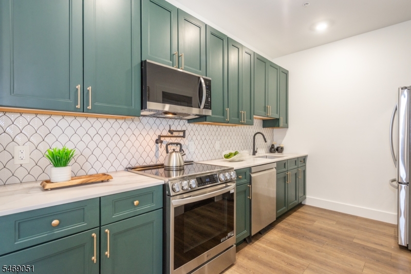 21 Lincoln Park Newark NJ 07102
