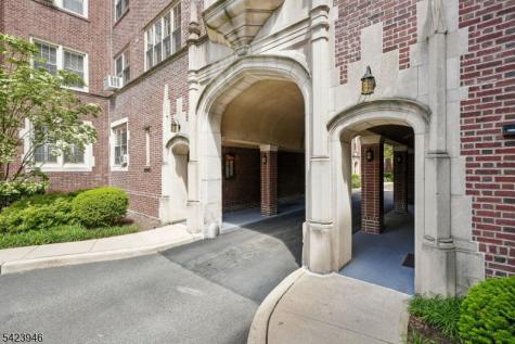 133 Summit Avenue Summit NJ 07901