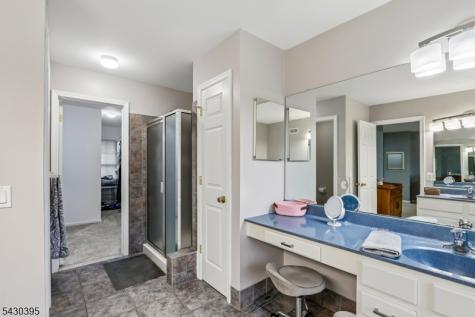 17 Miller Circle Hopewell NJ 08534