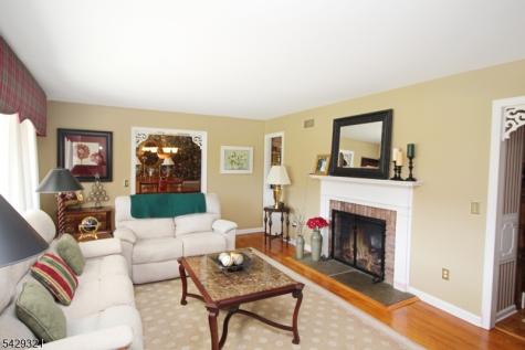 2 Eaglet Glen Allamuchy NJ 07840