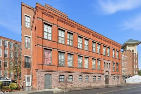 19 Market Street Paterson NJ 07501