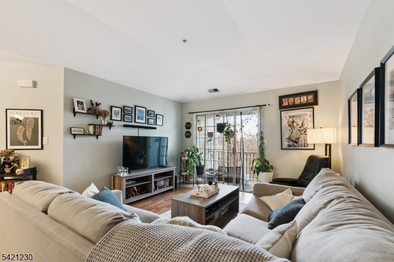 1634 Waterford Drive Edison NJ 08817