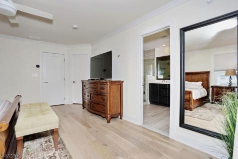 32 Melody Lane Upper Saddle River NJ 07458