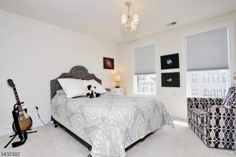 32 Melody Lane Upper Saddle River NJ 07458